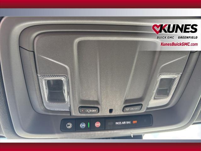 Photo of 2025 Summit White GMC Sierra 3500
