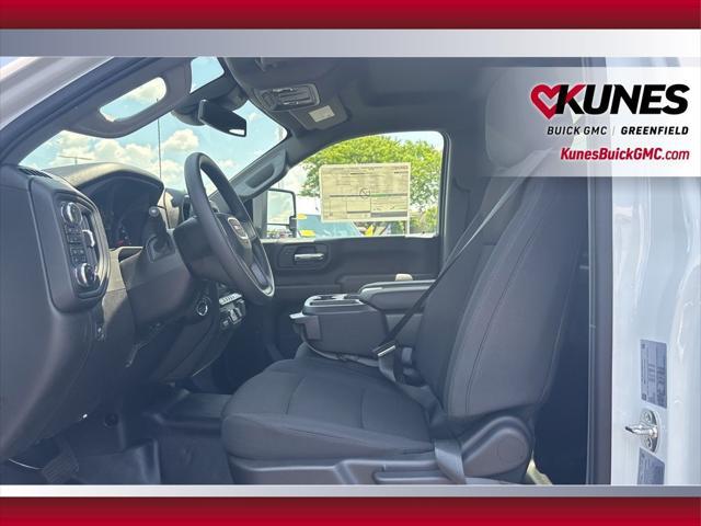 Photo of 2025 Summit White GMC Sierra 3500
