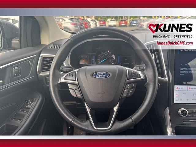 Photo of 2022 Gray Metallic Ford Edge