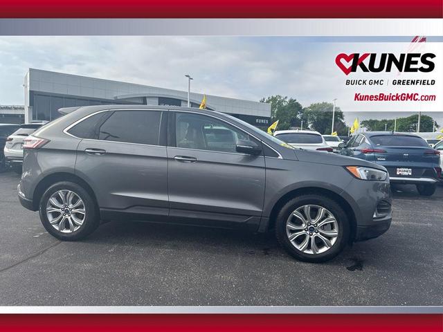 Photo of 2022 Gray Metallic Ford Edge