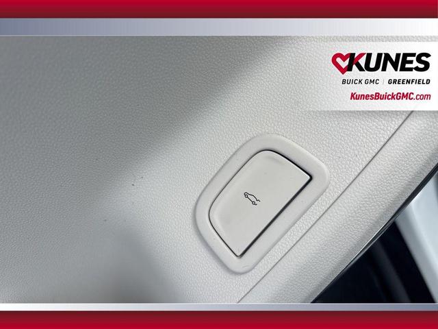 Photo of 2025 Summit White GMC Acadia