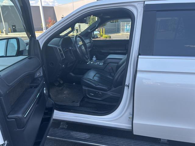 Photo of 2018 White Platinum Ford Expedition