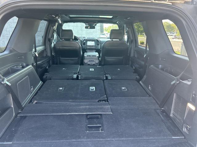 Photo of 2018 White Platinum Ford Expedition