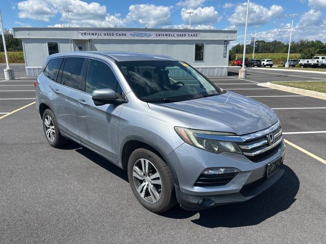 Photo of 2018 Lunar Silver Metallic Honda Pilot