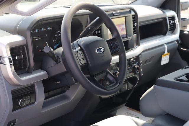 Photo of 2025 Oxford White Ford F-450