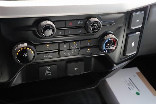 Photo of 2025 Oxford White Ford F-450