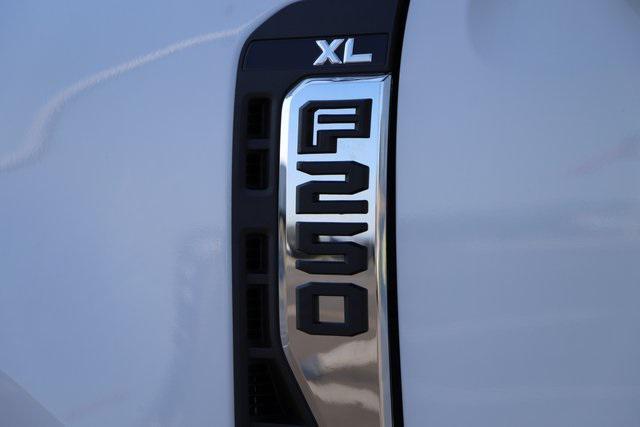 Photo of 2026 Oxford White Ford F-250