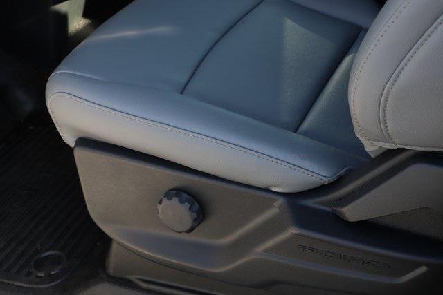 Photo of 2026 Oxford White Ford F-250