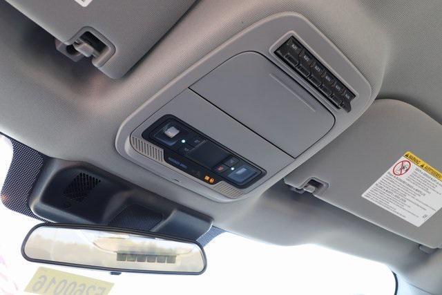 Photo of 2026 Oxford White Ford F-250
