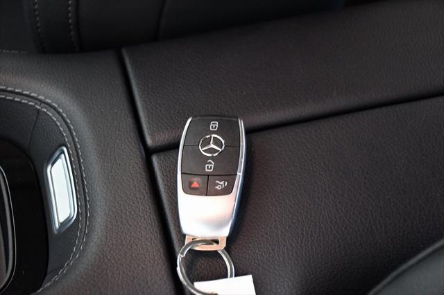 Photo of 2023 Black Mercedes-Benz GLE 350