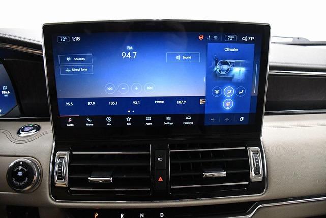 Photo of 2022 Flight Blue Metallic Clearcoat Lincoln Navigator