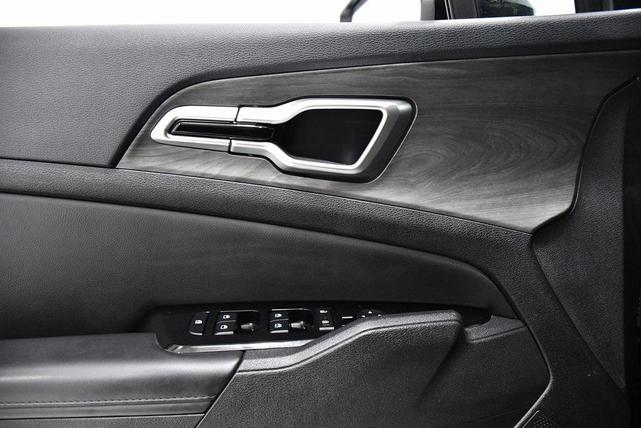 Photo of 2023 Gravity Gray Kia Sportage