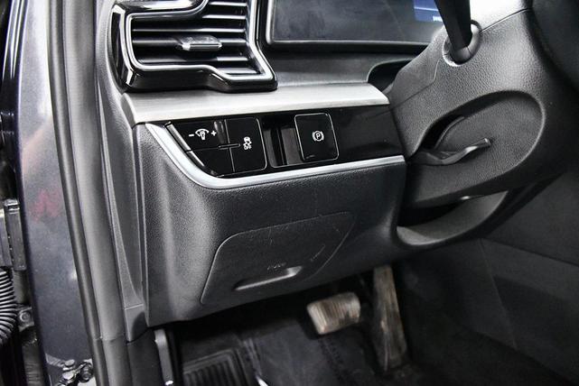 Photo of 2023 Gravity Gray Kia Sportage