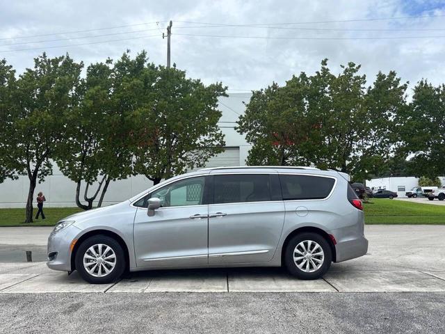 Photo of 2019 Billet Silver Metallic Clearcoat Chrysler Pacifica