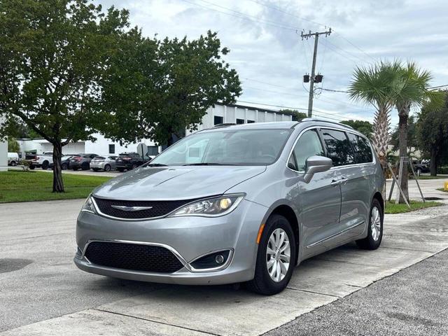 Photo of 2019 Billet Silver Metallic Clearcoat Chrysler Pacifica