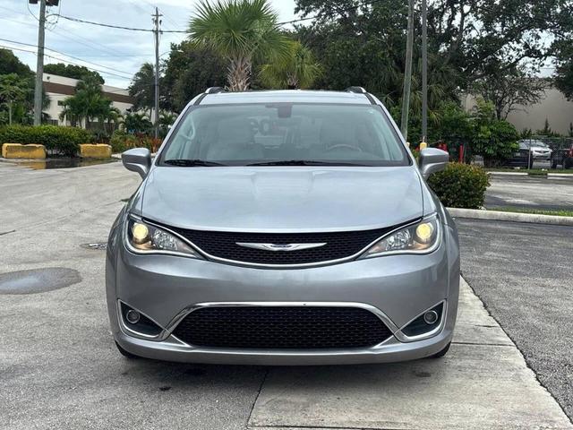 Photo of 2019 Billet Silver Metallic Clearcoat Chrysler Pacifica