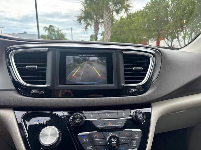 Photo of 2019 Billet Silver Metallic Clearcoat Chrysler Pacifica