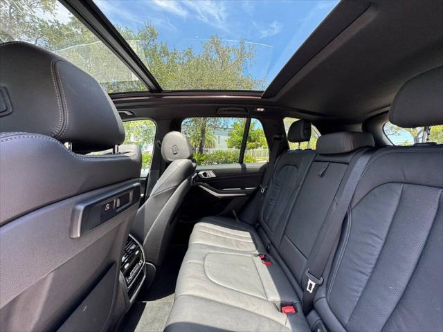 Photo of 2019 Black Sapphire Metallic BMW X5