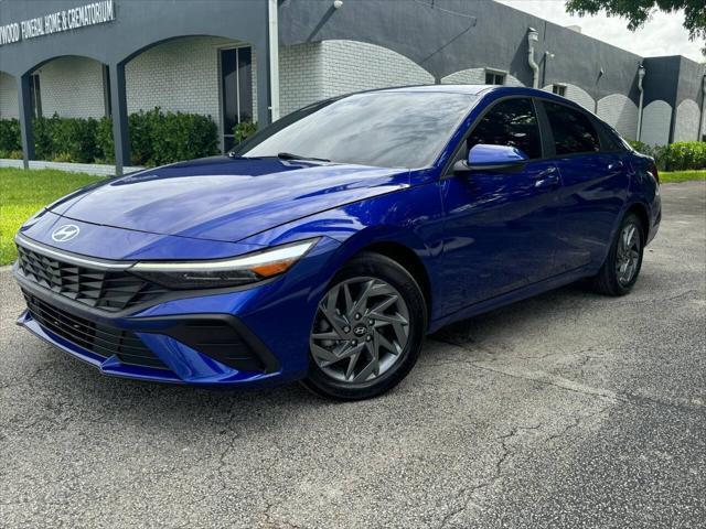 2024 Hyundai Elantra Hev