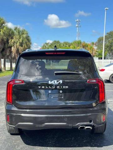 Photo of 2024 Ebony Black Kia Telluride