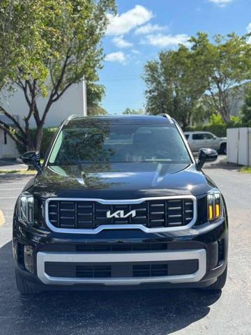 Photo of 2024 Ebony Black Kia Telluride