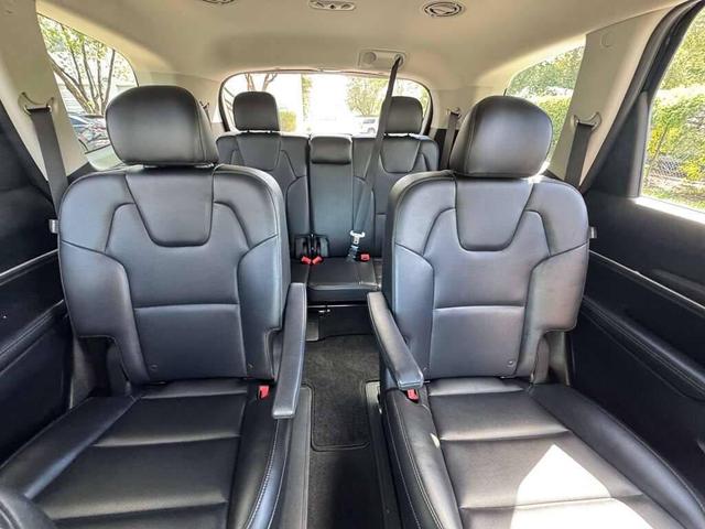 Photo of 2024 Ebony Black Kia Telluride
