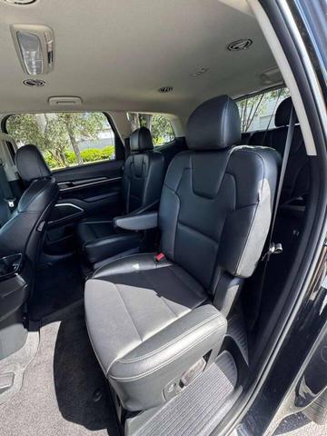 Photo of 2024 Ebony Black Kia Telluride