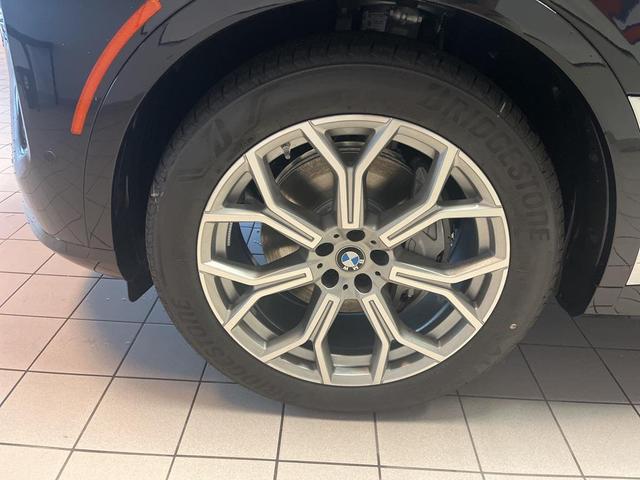 Photo of 2026 Black Sapphire Metallic BMW X7