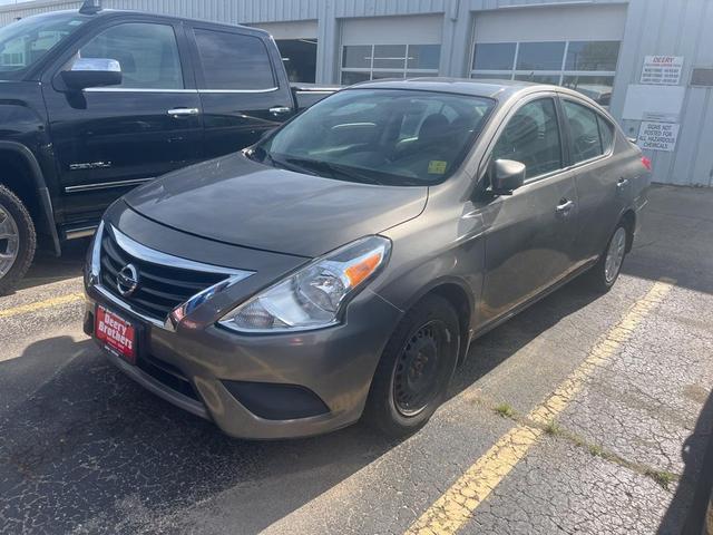 Photo of 2015 Titanium Nissan Versa