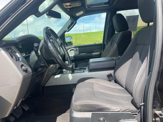 Photo of 2017 Shadow Black Ford Expedition EL