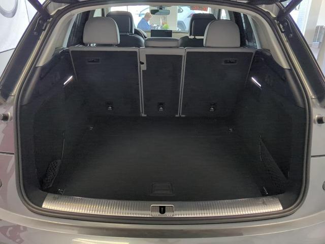 Photo of 2022 Daytona Gray Pearl Effect Audi Q5