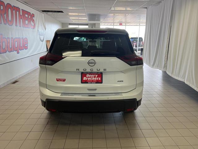 Photo of 2025 Everest White Pearl Nissan Rogue
