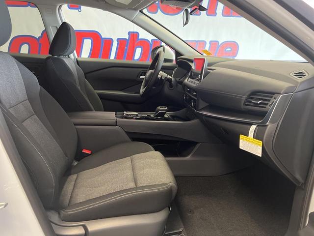Photo of 2025 Everest White Pearl Nissan Rogue
