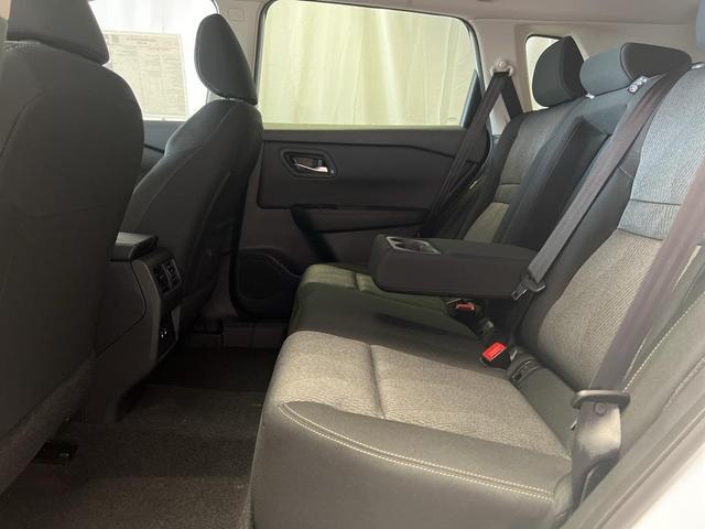 Photo of 2025 Everest White Pearl Nissan Rogue