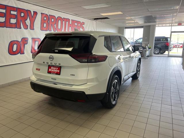 Photo of 2025 Everest White Pearl Nissan Rogue