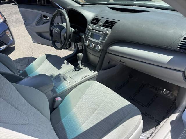 Photo of 2011 Classic Silver Metallic Toyota Camry