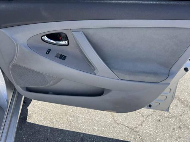 Photo of 2011 Classic Silver Metallic Toyota Camry