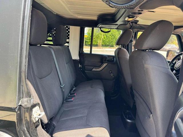Photo of 2015 Black Clearcoat Jeep Wrangler Unlimited