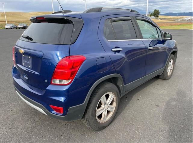 Photo of 2017 Blue Topaz Metallic Chevrolet Trax