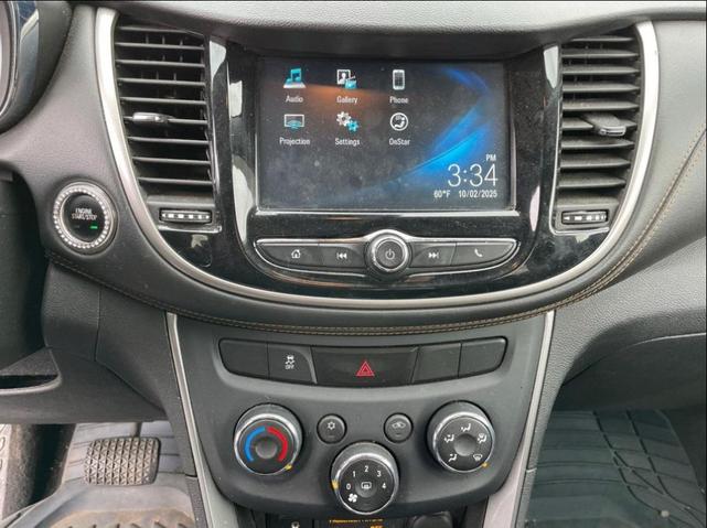 Photo of 2017 Blue Topaz Metallic Chevrolet Trax