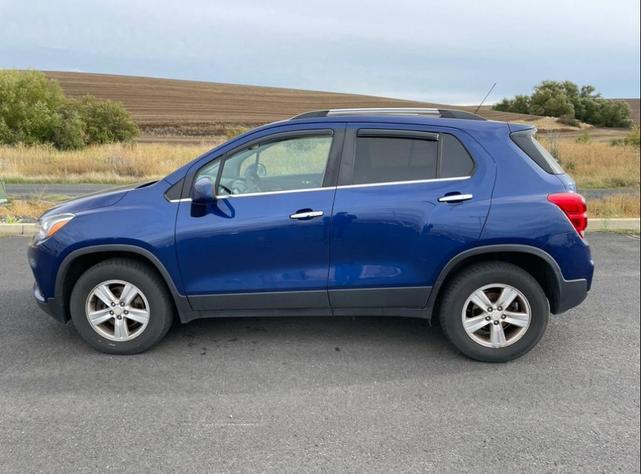 Photo of 2017 Blue Topaz Metallic Chevrolet Trax