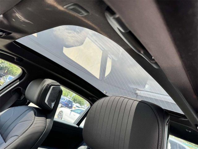 Photo of 2024 Black Sapphire Metallic BMW i7