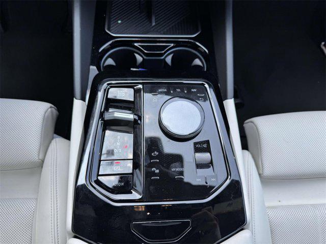 Photo of 2024 Cape York Green Metallic BMW 530