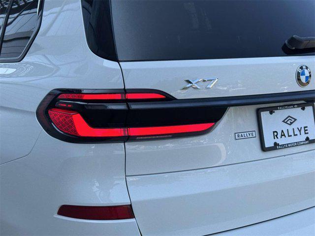 Photo of 2025 Alpine White BMW X7
