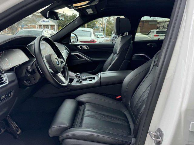 Photo of 2023 Alpine White BMW X6