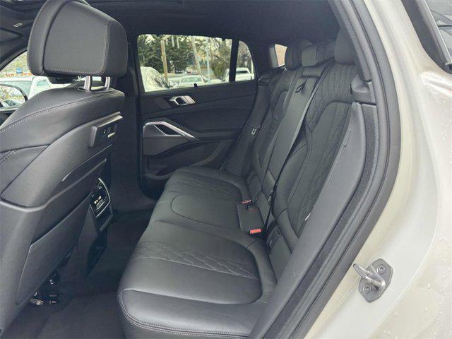 Photo of 2023 Alpine White BMW X6