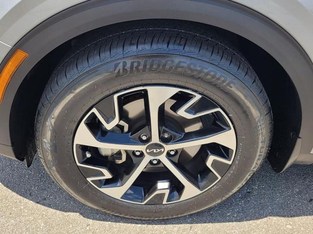 Photo of 2024 Steel Gray Kia Sportage