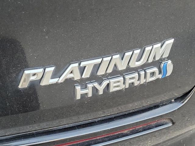 Photo of 2021 Midnight Black Metallic Toyota Sienna