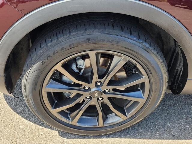 Photo of 2018 Burgundy Ford Explorer