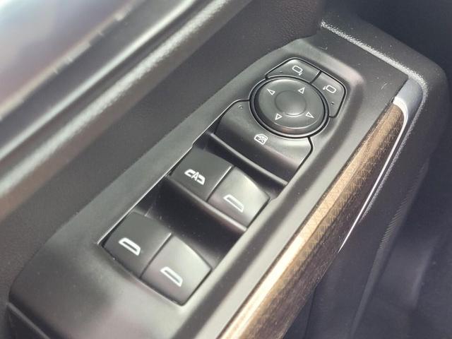 Photo of 2021 Summit White Chevrolet Silverado 1500